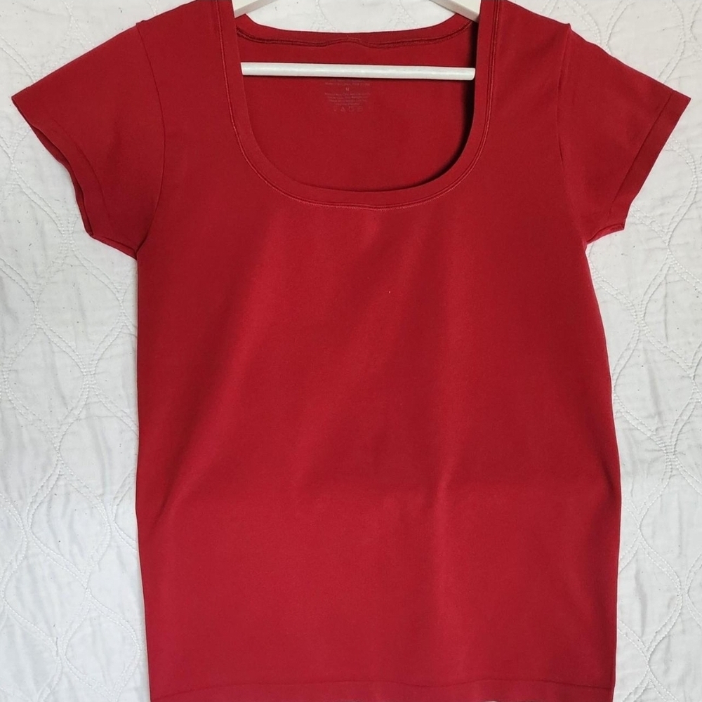 White House Black Market Red Fitted Cap Sleeve Tee